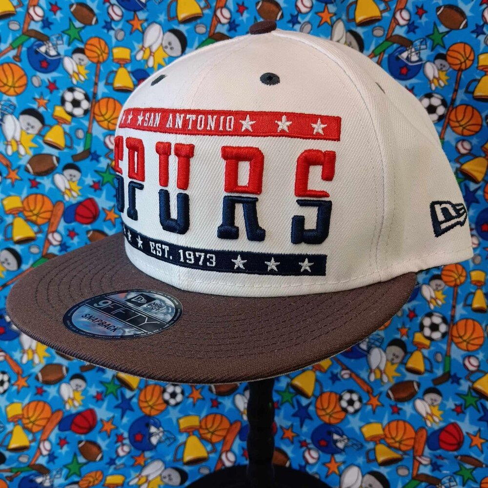 San Antonio Spurs - New Era - Adjustable Cap - Super Clean & New with Tags